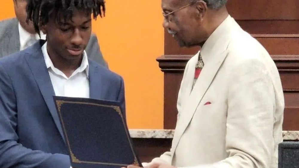 16-year-old honored for saving 3 girls, police officer from drowning